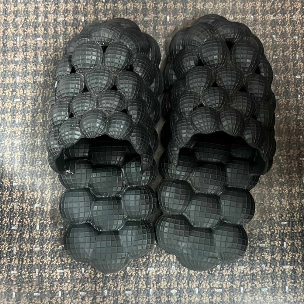 Bubble Slides ! Unisex